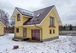Мама навіть не спитала, прийняла в себе родичів переселенців. Вони так їй голову задурили, що вже мене знати не хоче