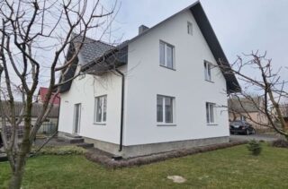 Я подарувала синові квартиру на весілля, але після одного зухвалого вчинку невістки, я передумала переписувати на них майно