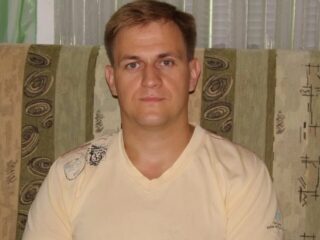 Я не збираюсь приписувати чоловіка у своїй квартирі, бо сама на неї заробила ще до весілля. Богдан же прийшов на все готове, а тепер ще й ображається та розлученням погрожує. От тобі і “справжній” чоловік