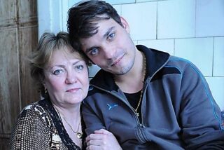 Коли син прийшов і сказав, що його переслідує стороння жінка, я відразу збагнула, хто це