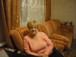 – Я ж ще не стара і цілком здорова! – Коли я розповів мамі про свій план, вона страшенно образилась і тепер не хоче зі мною говорити
